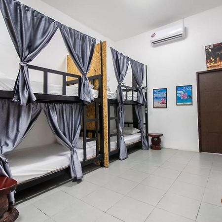 T & T Hostel Kanchanaburi Dış mekan fotoğraf