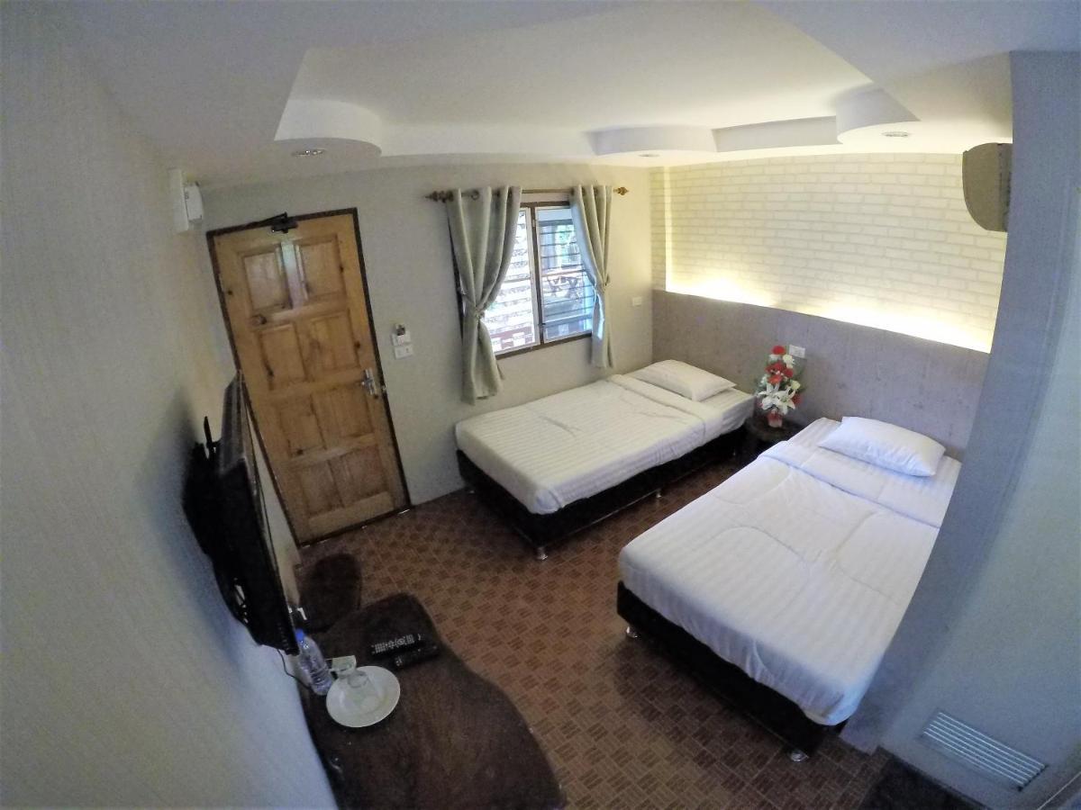T & T Hostel Kanchanaburi Dış mekan fotoğraf
