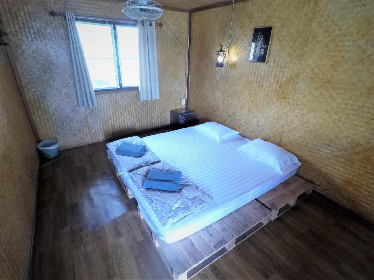 T & T Hostel Kanchanaburi Dış mekan fotoğraf