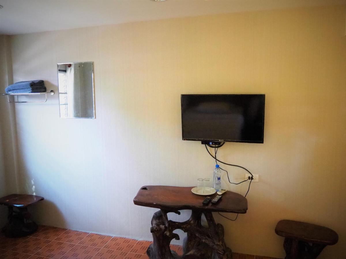 T & T Hostel Kanchanaburi Dış mekan fotoğraf