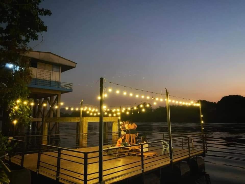 T & T Hostel Kanchanaburi Dış mekan fotoğraf