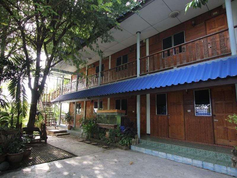 T & T Hostel Kanchanaburi Dış mekan fotoğraf