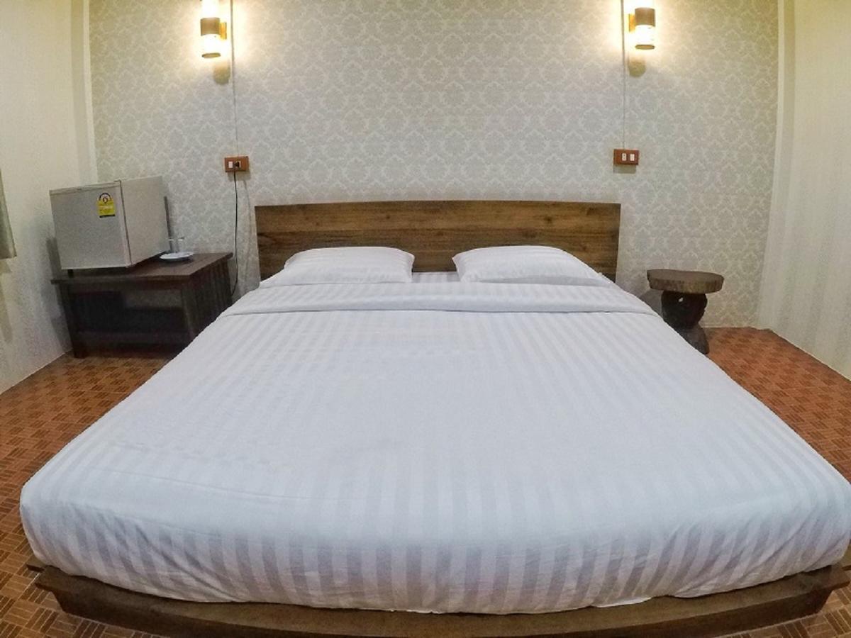 T & T Hostel Kanchanaburi Dış mekan fotoğraf