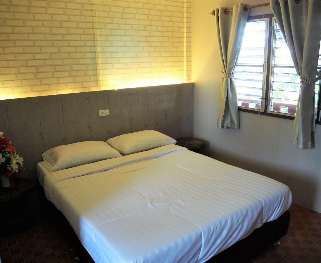 T & T Hostel Kanchanaburi Dış mekan fotoğraf
